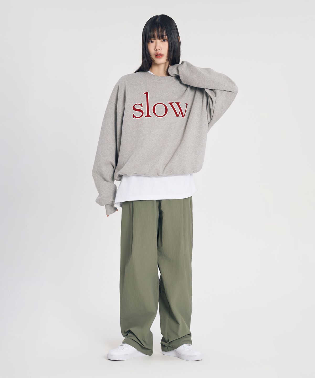 슬로우 레코드 하우스(SLOW RECORD HOUSE) 나일론 원턱 팬츠_카키