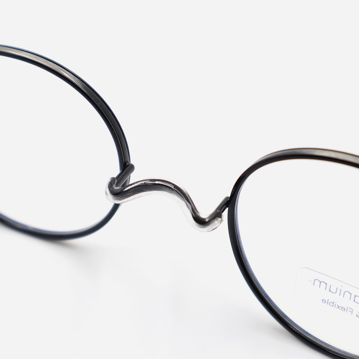 알로아이웨어(ALO EYEWEAR) [Nose Saddle] AL8206 0910M 노즈새들 티타늄 라운드 블랙/그레이 안경테