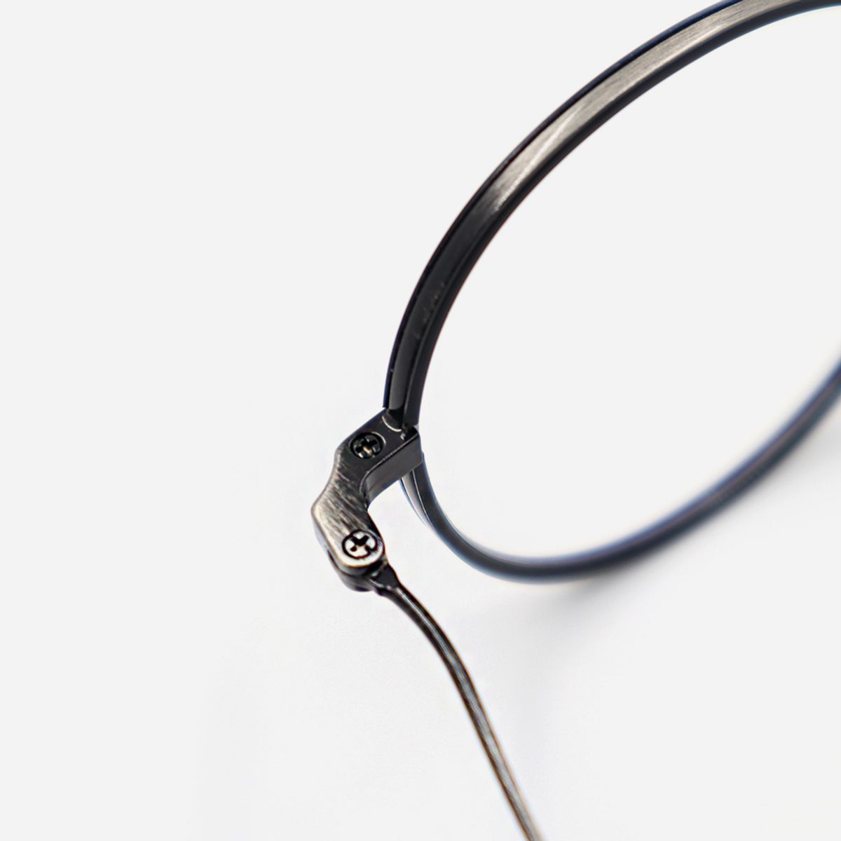 알로아이웨어(ALO EYEWEAR) [Nose Saddle] AL8206 0910M 노즈새들 티타늄 라운드 블랙/그레이 안경테