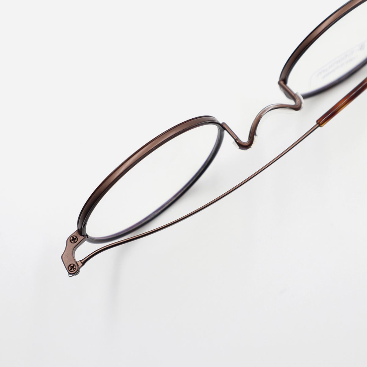 알로아이웨어(ALO EYEWEAR) [Nose Saddle] AL8206 1016M 노즈새들 티타늄 라운드 엔틱 브라운 안경테