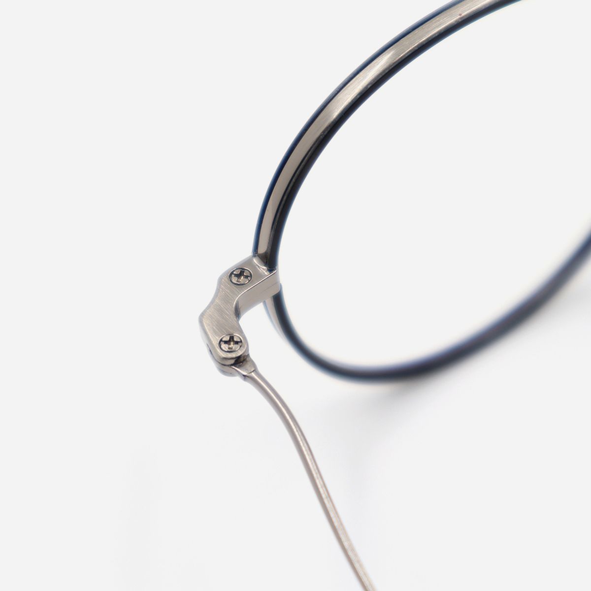 알로아이웨어(ALO EYEWEAR) [Nose Saddle] AL8206 1811M 노즈새들 티타늄 라운드 블랙/실버 안경테
