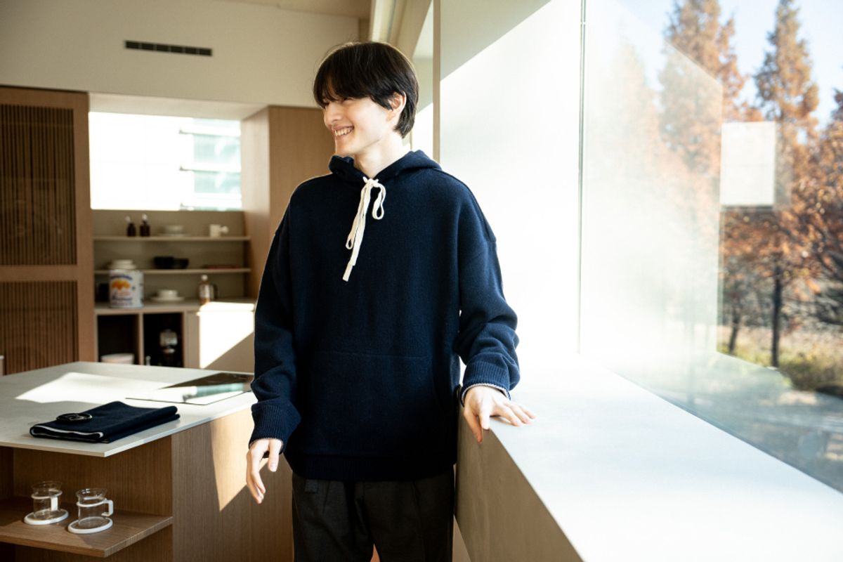 아스트레이(ASTLAY) Lambswool Hood Sweater (Navy/Cream)