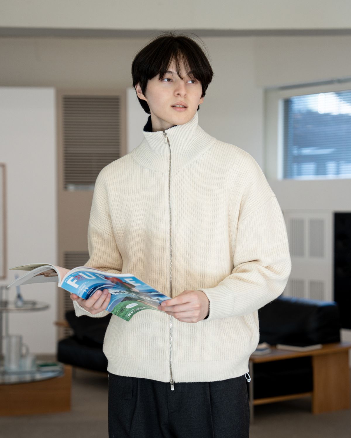아스트레이(ASTLAY) Excella Lambswool knit zip-up (Cream / Navy)