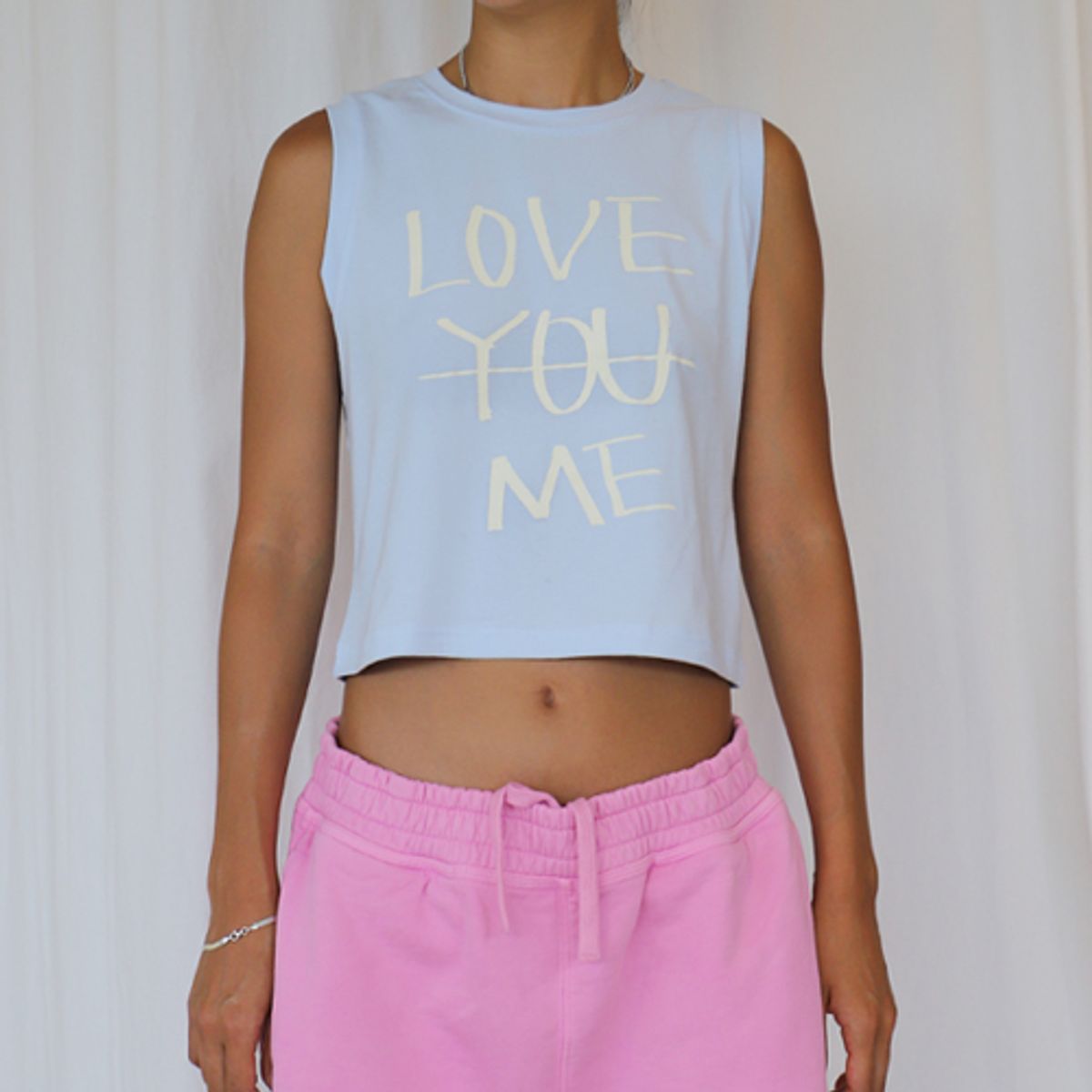 크루치(KRUCHI) LOVE ME CROP SLEEVELESS (SKY BLUE)