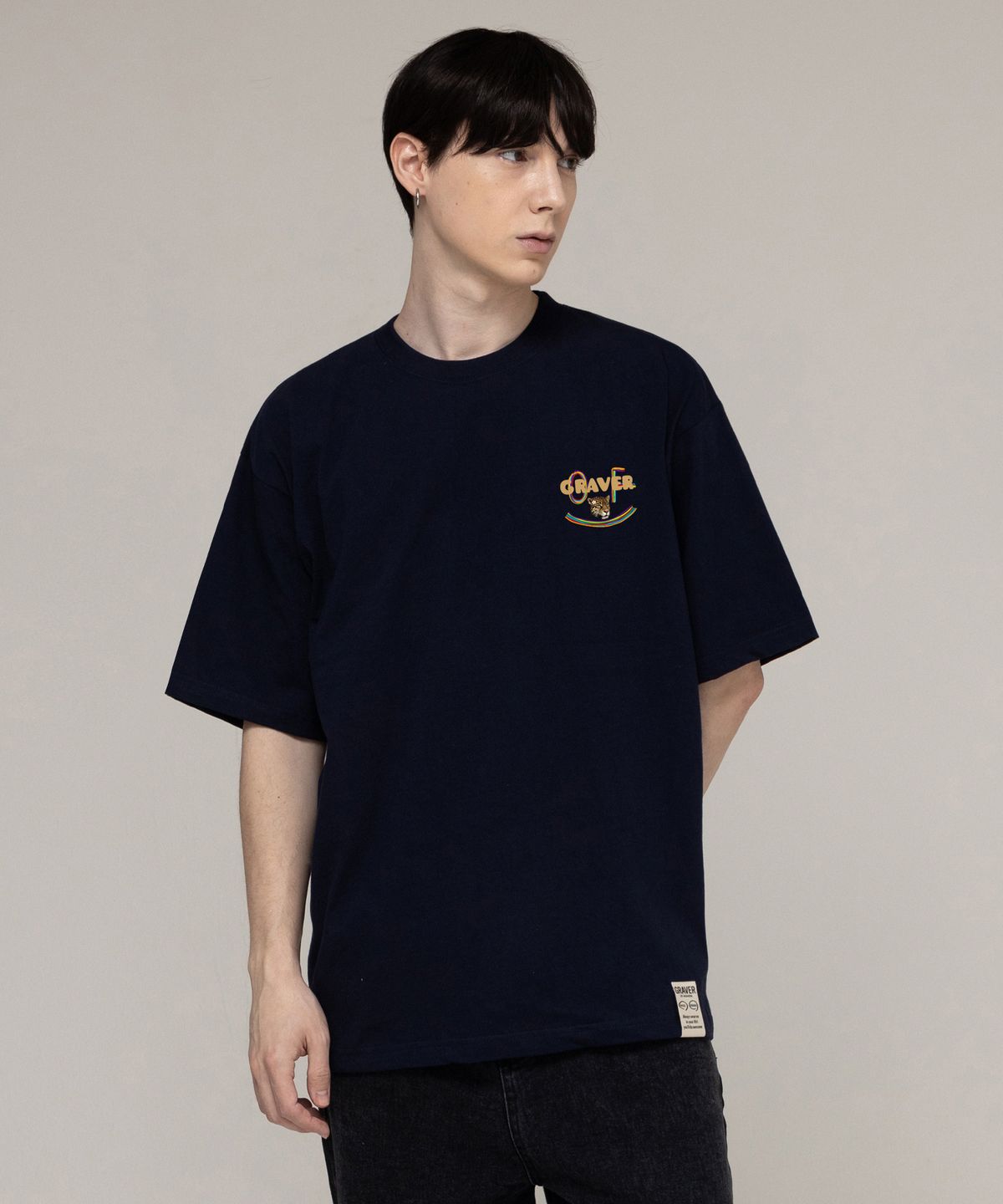 그레이버(GRAVER) [UNISEX]스몰 멀티컬러 스마일 레오파드 반팔티_네이비