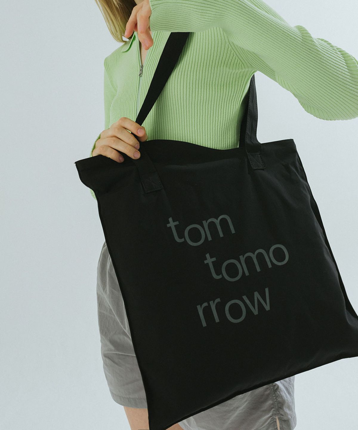 톰투머로우(TOMTOMORROW) wave logo bag [black]