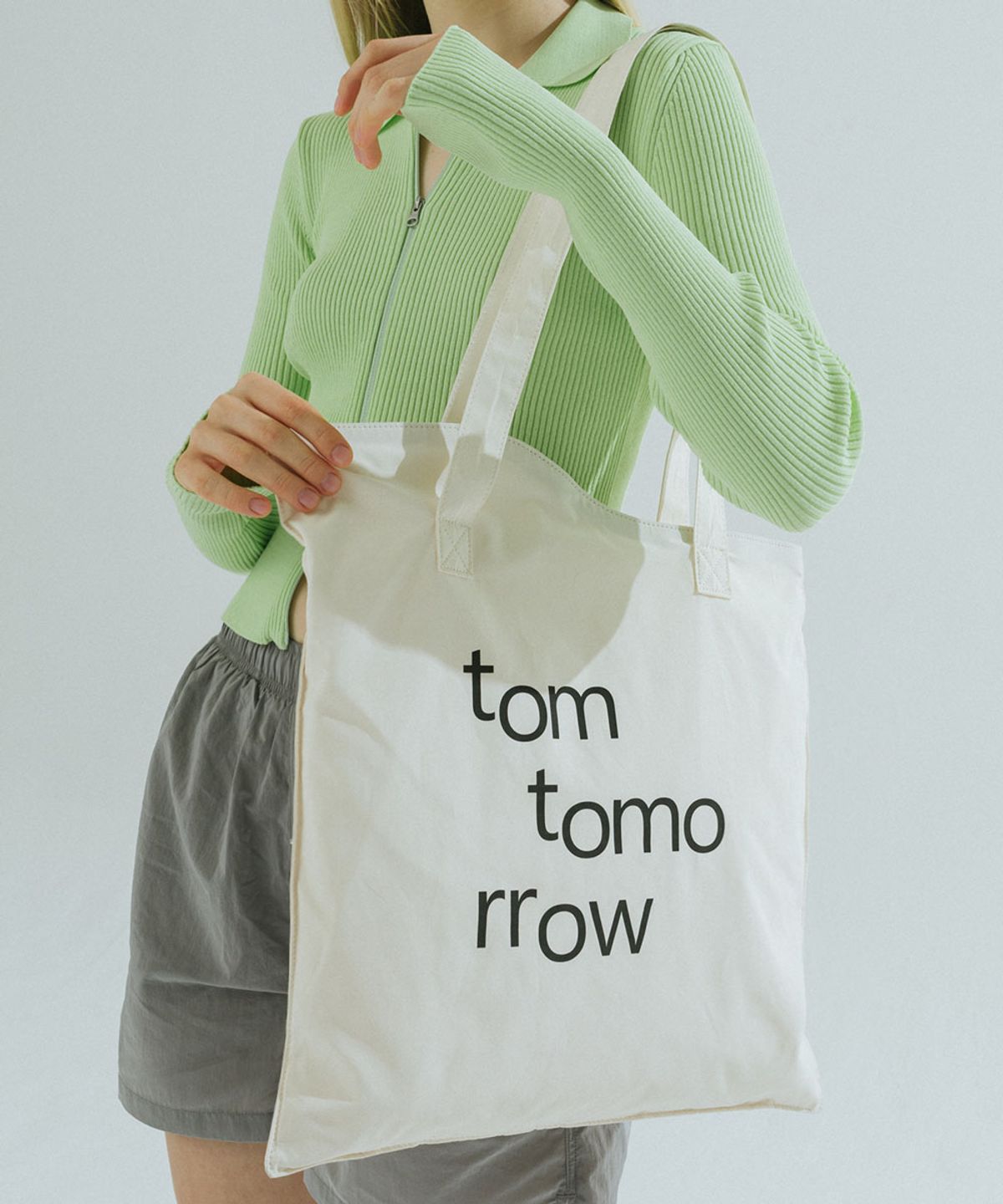 톰투머로우(TOMTOMORROW) wave logo bag [ivory]