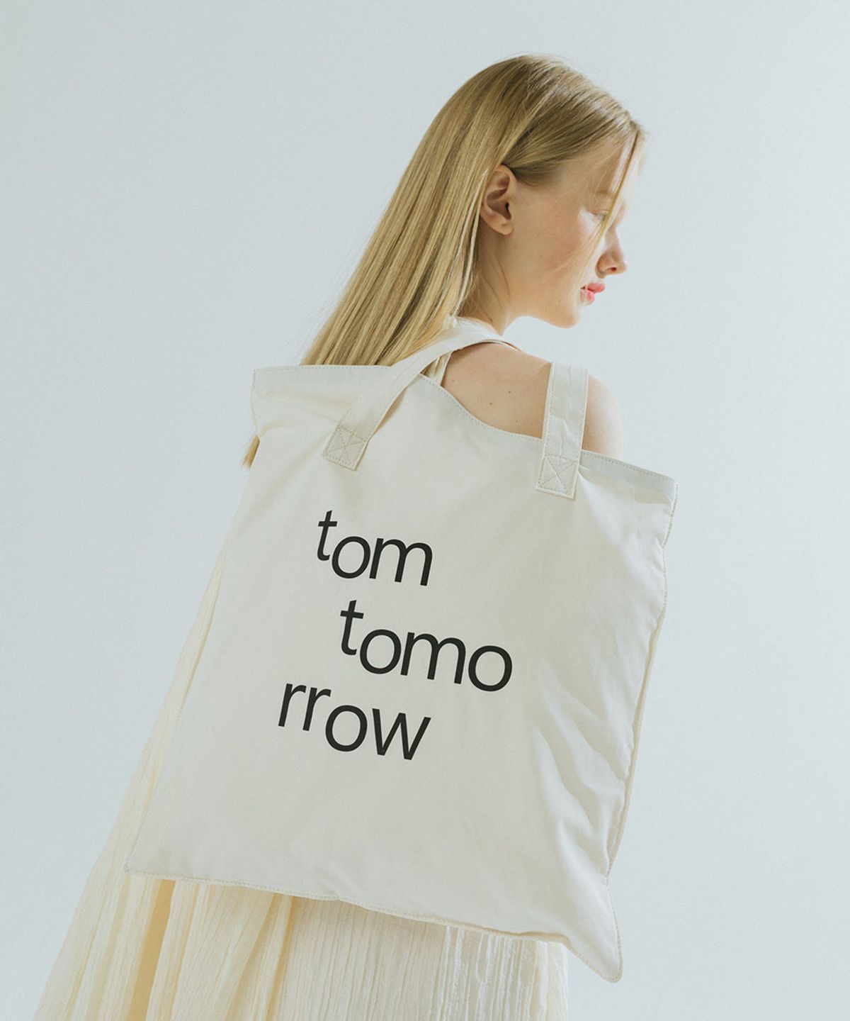 톰투머로우(TOMTOMORROW) wave logo bag [ivory]