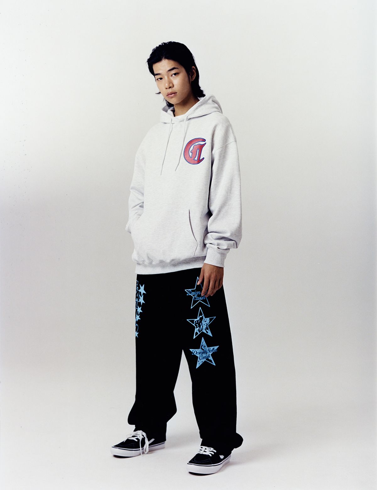 카비시(CAVISH) GOTHIC C LOGO HOODIE LIGHT GREY(CV2CFUM406A)