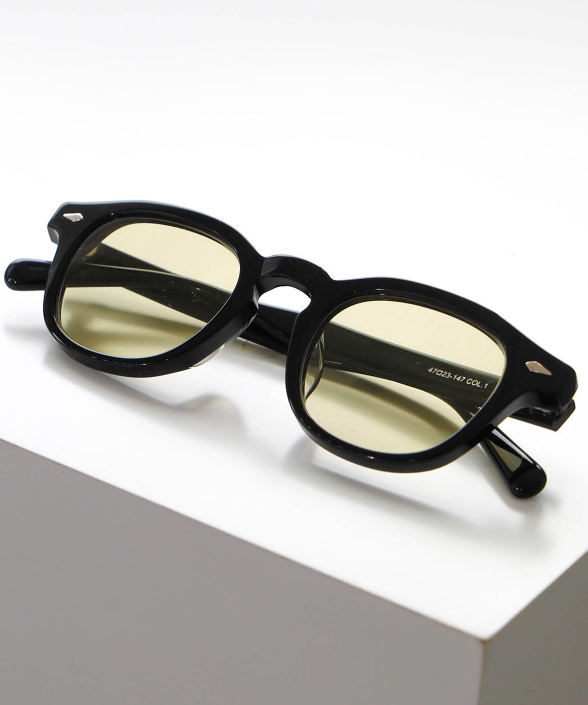 앰버옵티컬(AMBEROPTICAL) 레토 47 블랙 틴트 선글라스