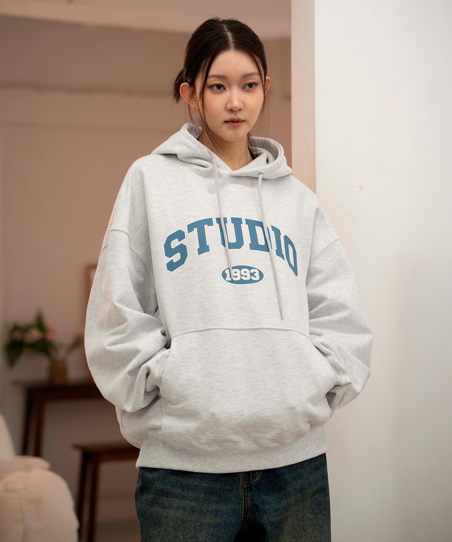 【1993studio】25SS★ Authentic Arch Logo Sweatshirt MUSINSA | 1993STUDIO Authentic Arch Logo Sweatshirt_Black