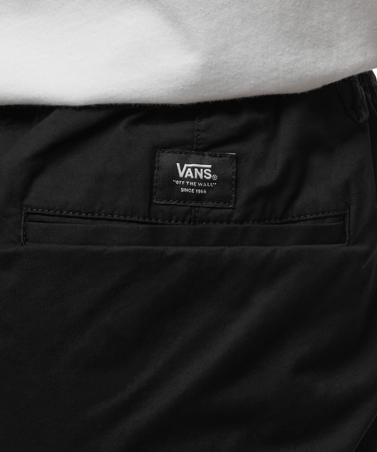 반스(VANS) 레인지 릴렉스드 엘라스틱 쇼츠 - 블랙 / VN0A5FKDBLK1