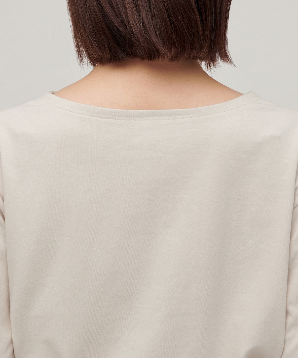 무신사 스탠다드 우먼(MUSINSA STANDARD WOMAN) 우먼즈 릴렉스드 보트 넥 긴소매 티셔츠 [에크루]