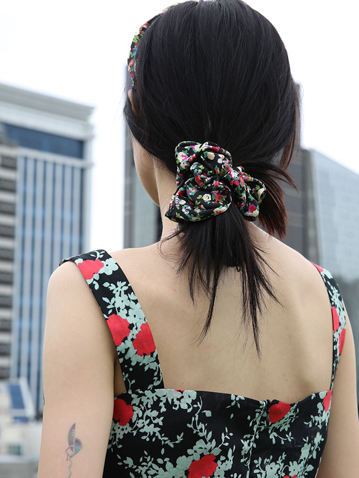 쏘리, 투 머치 러브(SORRY, TOO MUCH LOVE) Sharon Flower Hairband_Black