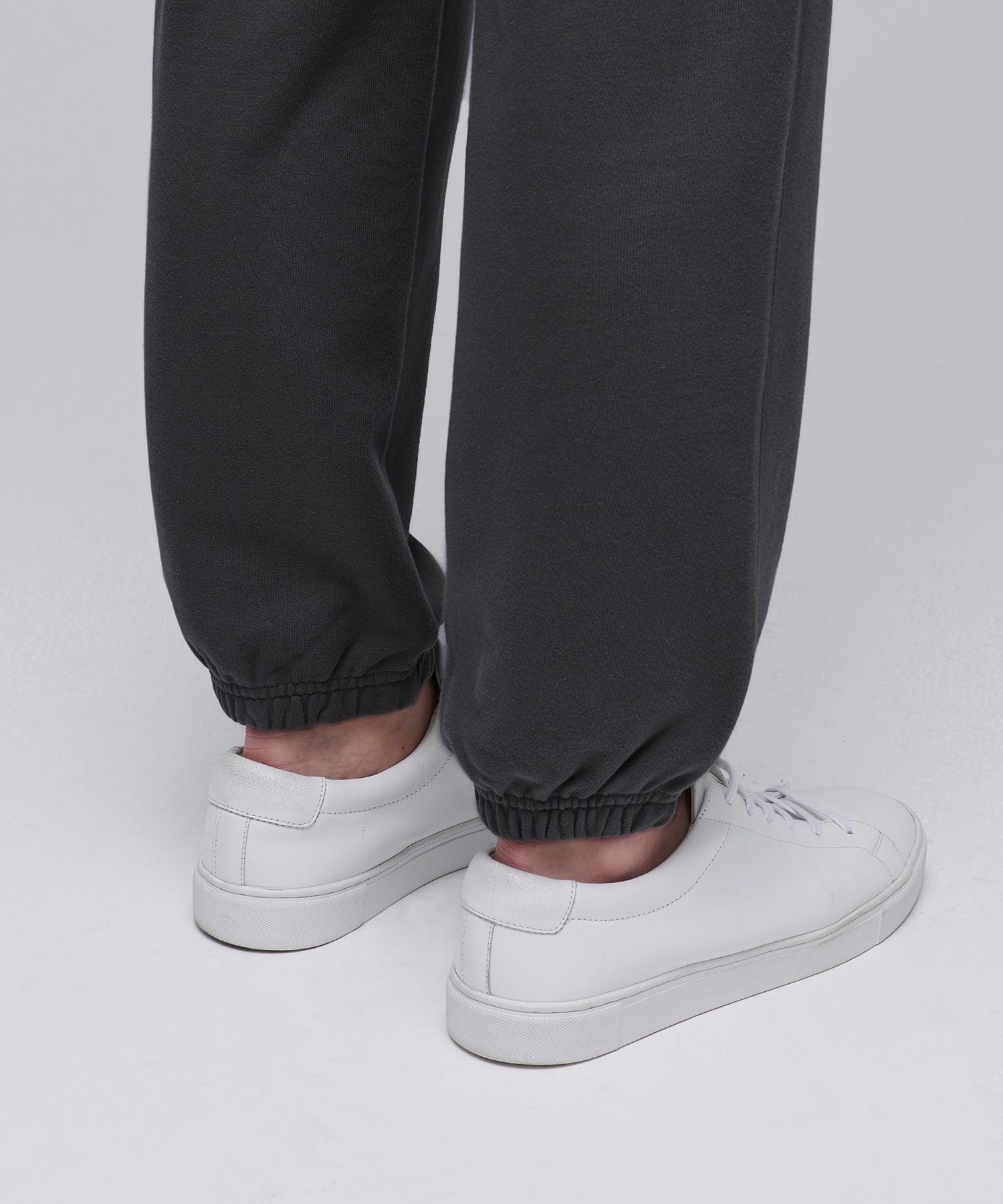 MUSINSA公式 | MUSINSA STANDARD Sweat Pants [Gunmetal]