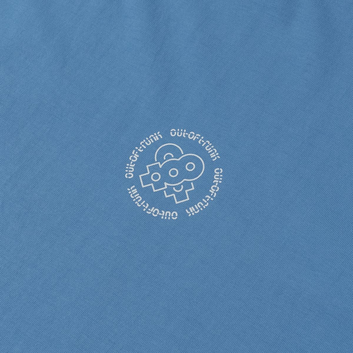 아웃 오브 트렁크(OUT OF TRUNK) Symbol Logo Tee (Sky Blue)