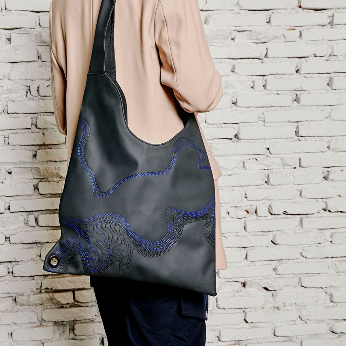 아이디얼리스트(IDEALIST) BLACK MEETS BLUE 무광