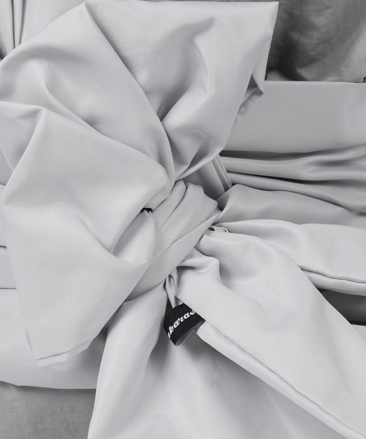 이우가마카라스(IUGAMAKARAS) Knotted Backpack Type A (Nylon-Silver)