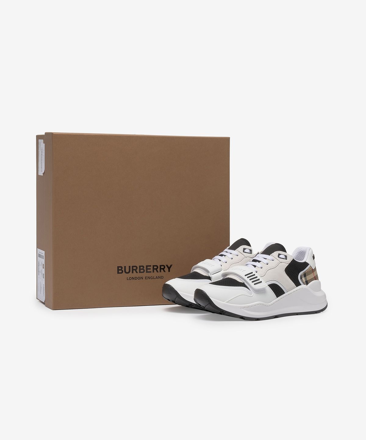 버버리(BURBERRY) 남성 메쉬 스웨이드 빈티지 체크 코튼 스니커즈 - 블랙:화이트 / 8051839