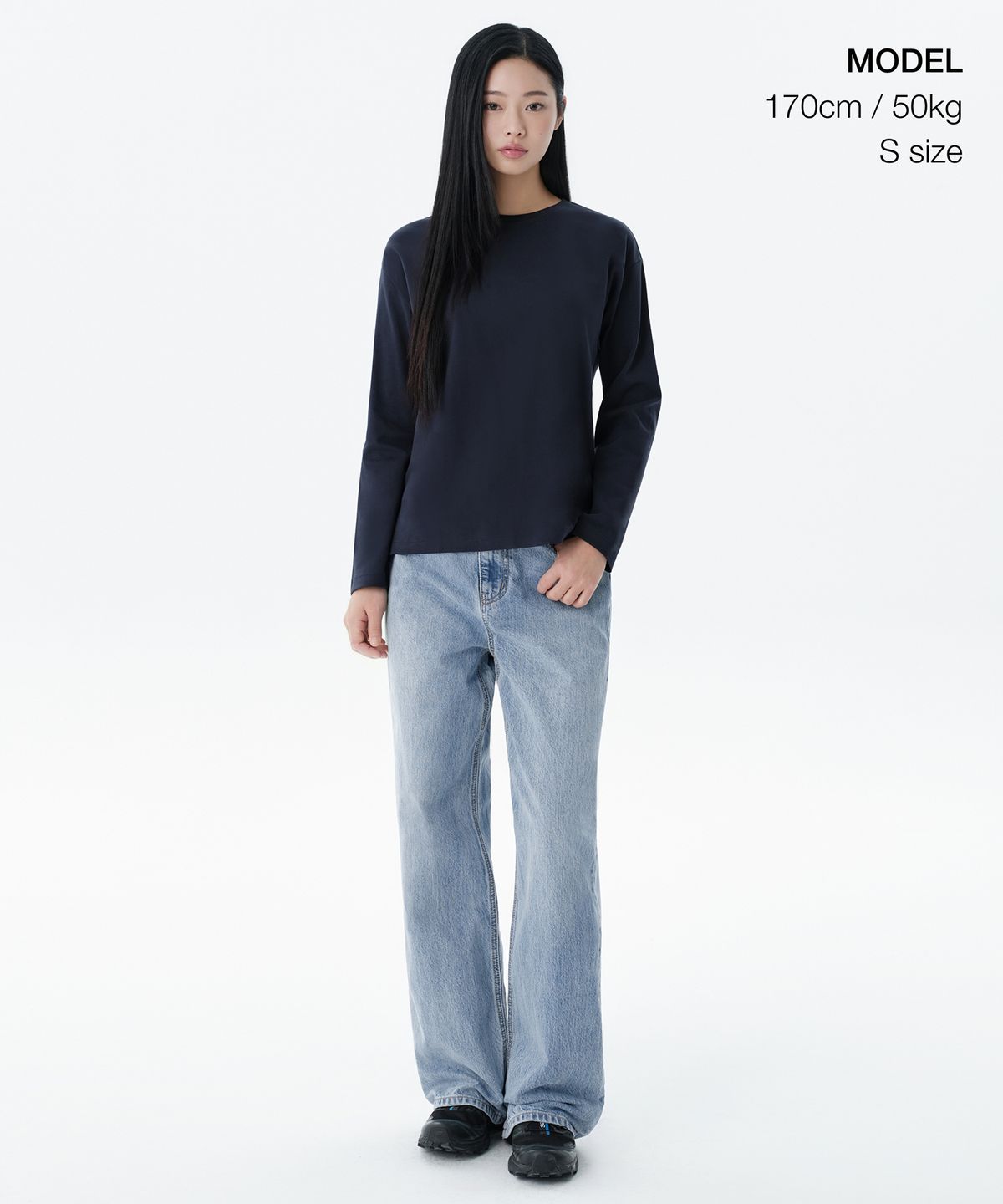 무신사 스탠다드 우먼(MUSINSA STANDARD WOMAN) 우먼즈 릴렉스드 크루 넥 긴소매 티셔츠 [다크 네이비]