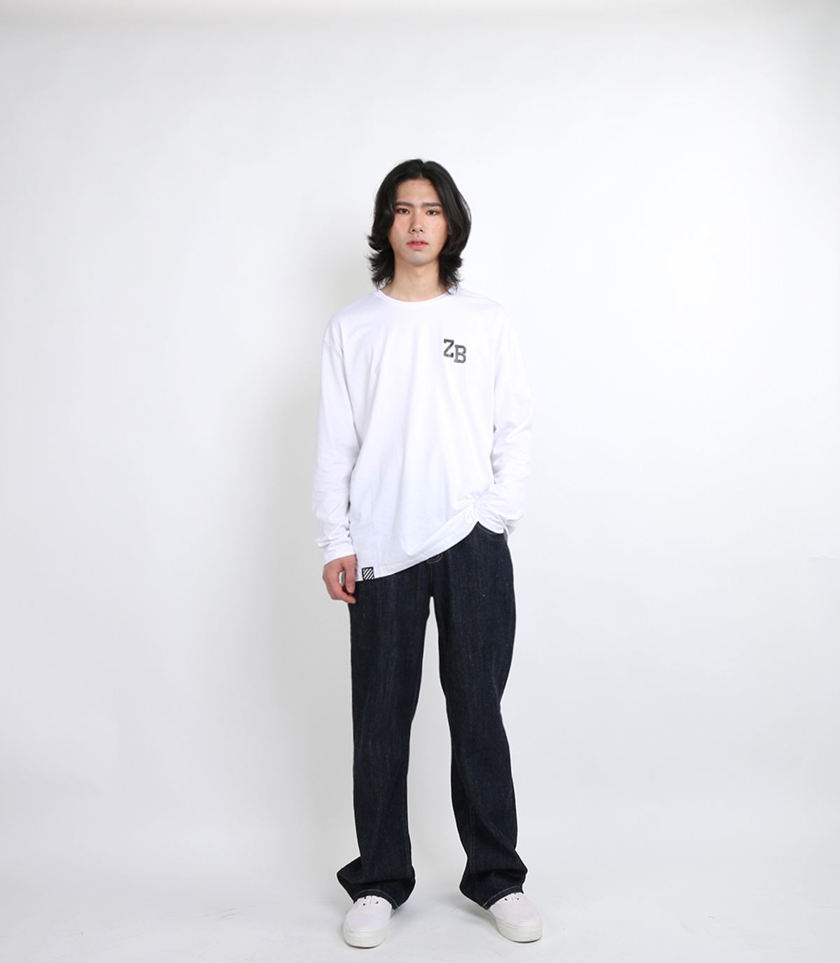 지블랙(ZBLACK) 100% 오가닉 코튼 ZB 스몰로고 긴팔 티셔츠 (White)