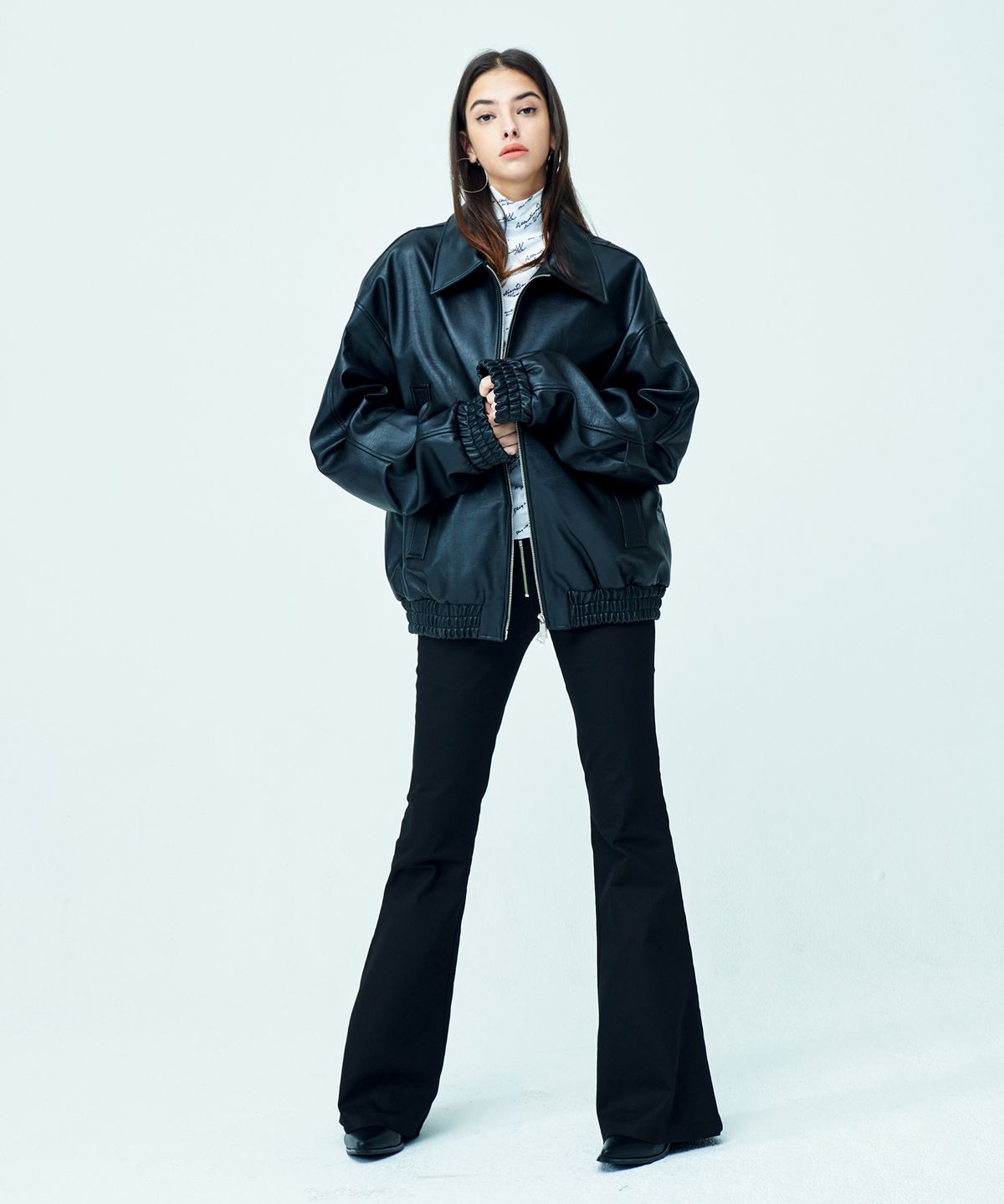 어텐션로우 포 우먼(ATTENTIONROW FOR WOMEN) 투웨이 오버핏 블루종 자켓 (블랙)