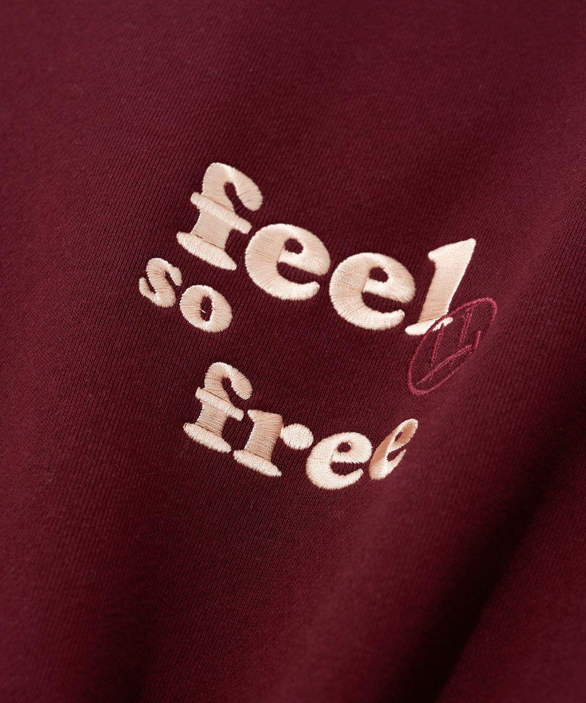 잇터(ITER) [FACE LINE] FEEL SO FREE CREWNECK SWEATSHIRTS_BURGUNDY