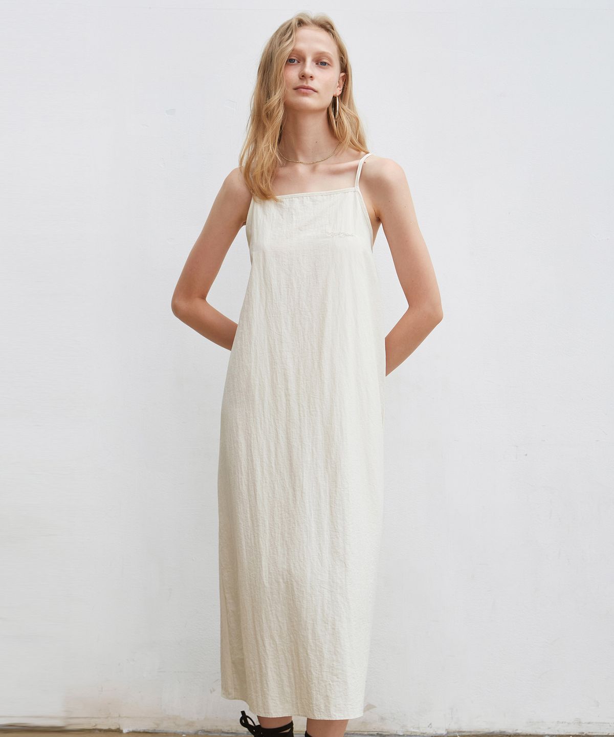 닉앤니콜(NICK&NICOLE) MOOD SLEEVELESS LONG DRESS_CREAM