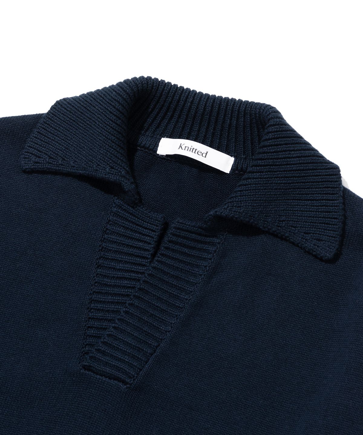 니티드(KNITTED) 오픈카라 리브드 카라 니트 NAVY