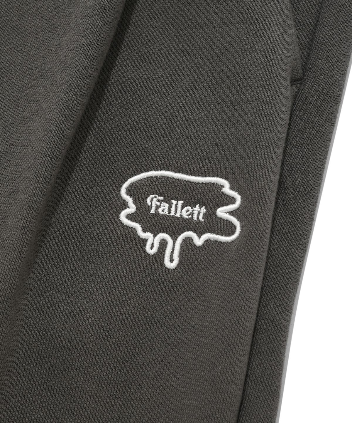 팔렛(FALLETT) 브러쉬로고 원턱 와이드 스웻팬츠 다크그레이