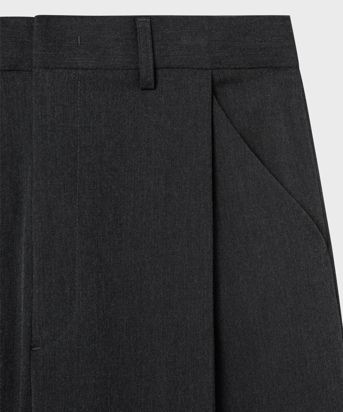 넌블랭크(NONBLANK) 원턱 커브드 와이드 슬랙스_CHARCOAL GREY
