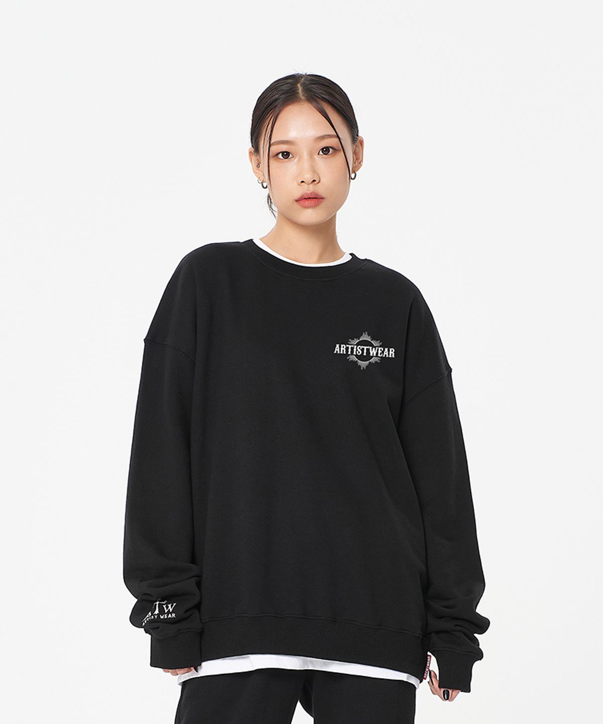 아티스트웨어(ARTISTWEAR) [ATW X 해빗] 조선스쿨 프린팅 맨투맨 BK