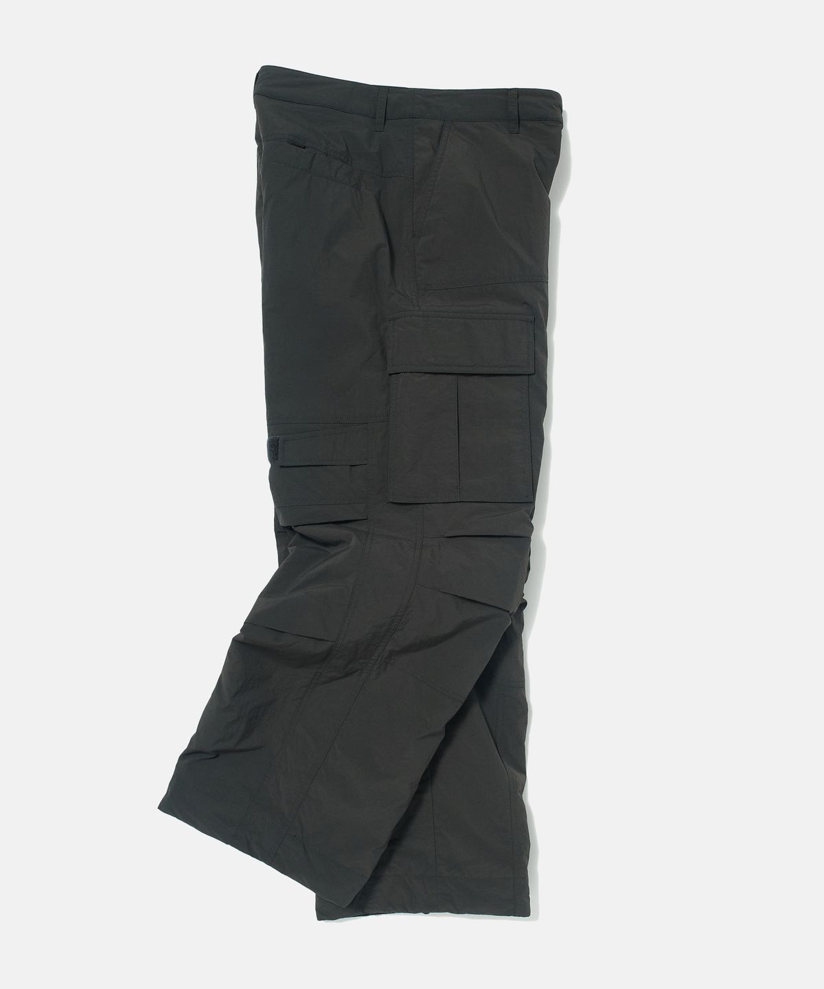 디써티원(DTHIRTYONE) Padded Nylon Parachute Cargo Pants (CHARCOAL)