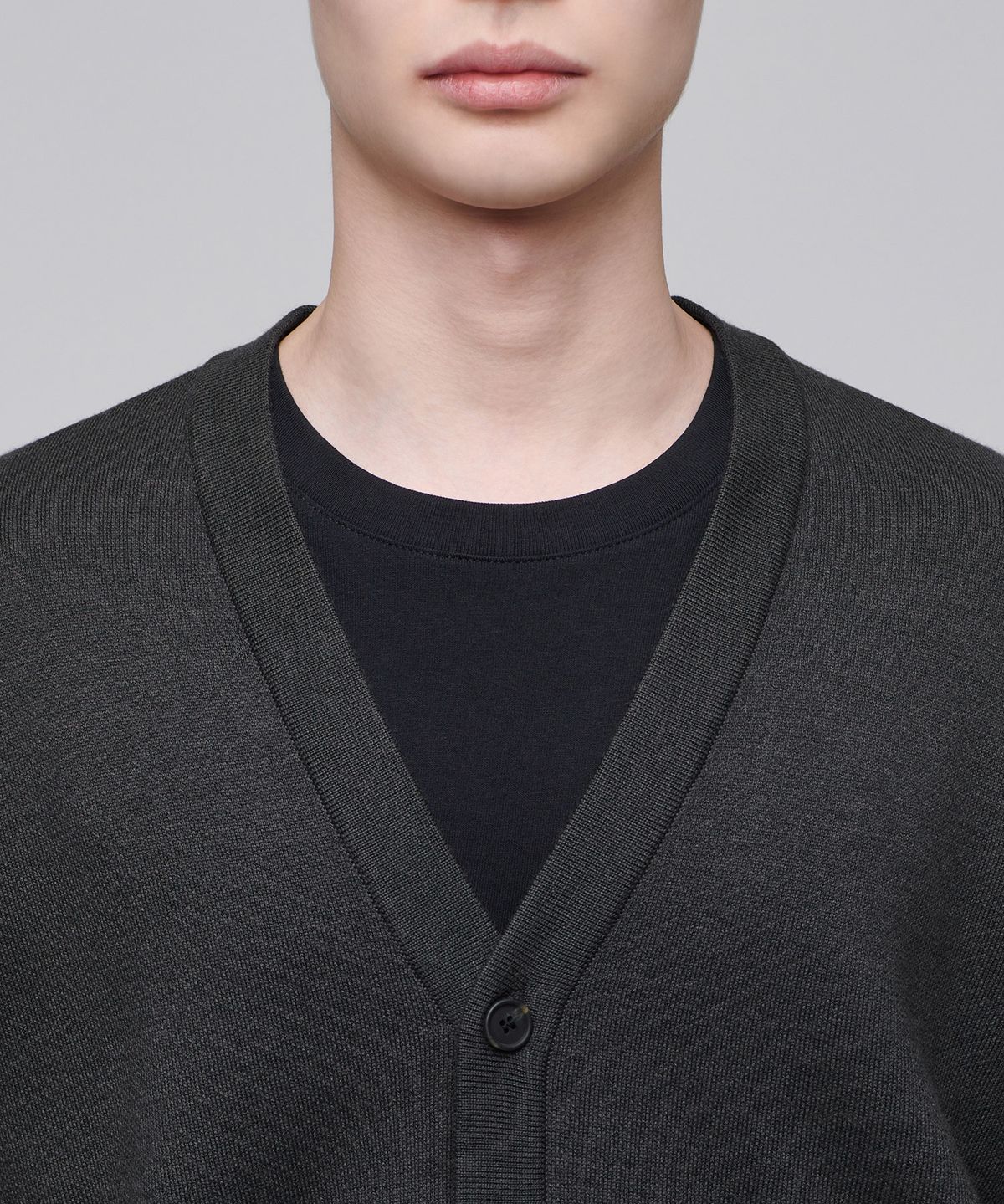 무신사 스탠다드(MUSINSA STANDARD) 미니멀 가디건  [건메탈]