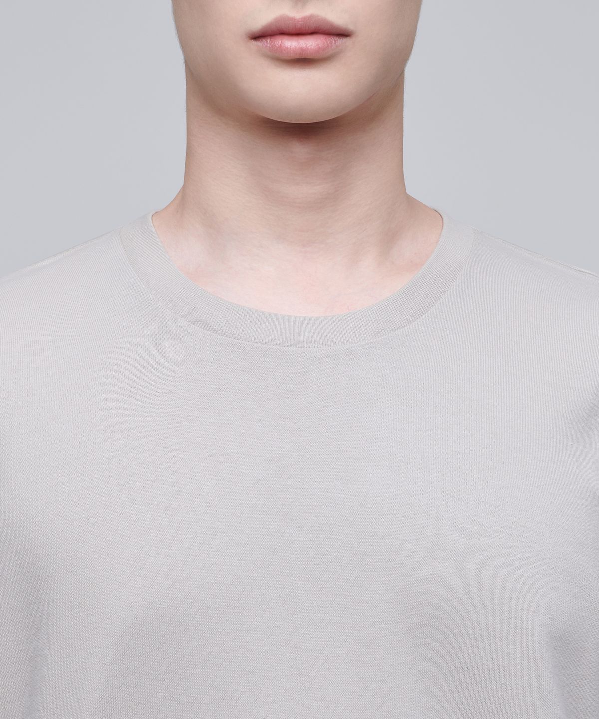 무신사 스탠다드(MUSINSA STANDARD) 레이어드 크루 넥 긴소매 티셔츠_일반 기장 [머쉬룸]
