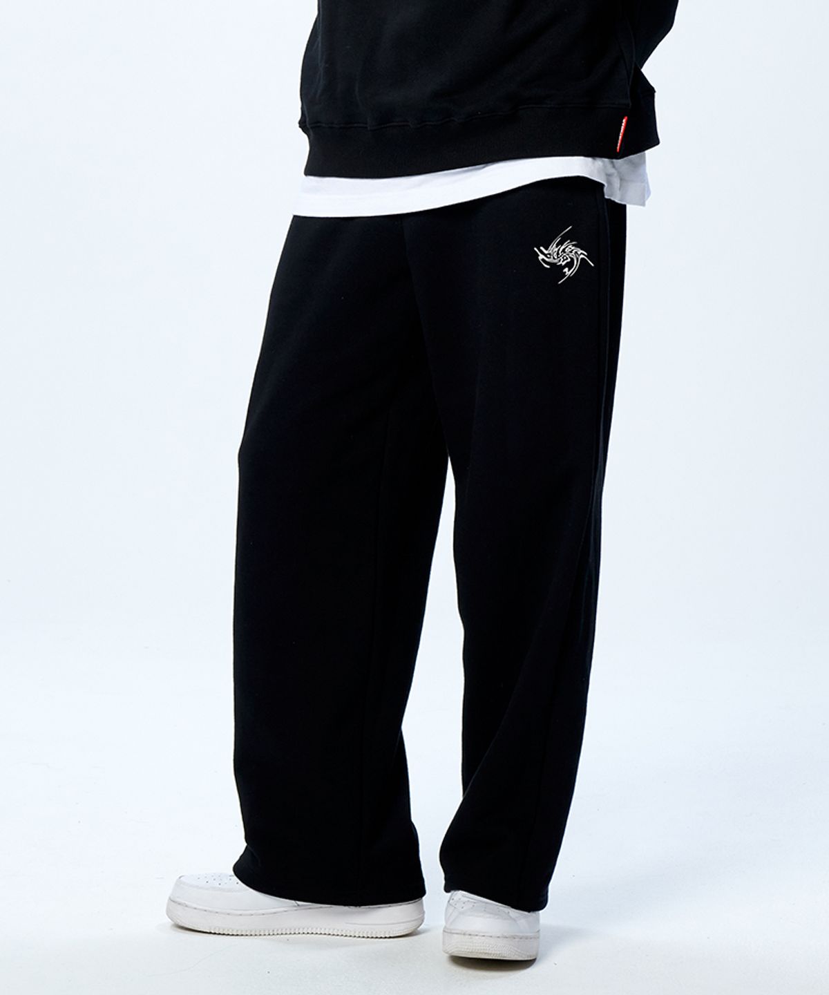 아티스트웨어(ARTISTWEAR) [ATW X 카욘] 쉐입워크 와이드 밴딩 팬츠 _BK
