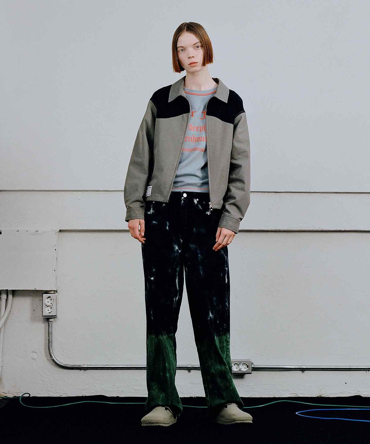 더바이닐하우스(THEVINYLHOUSE) PANELED BLOUSON KHAKI (VH2CWUB933A)