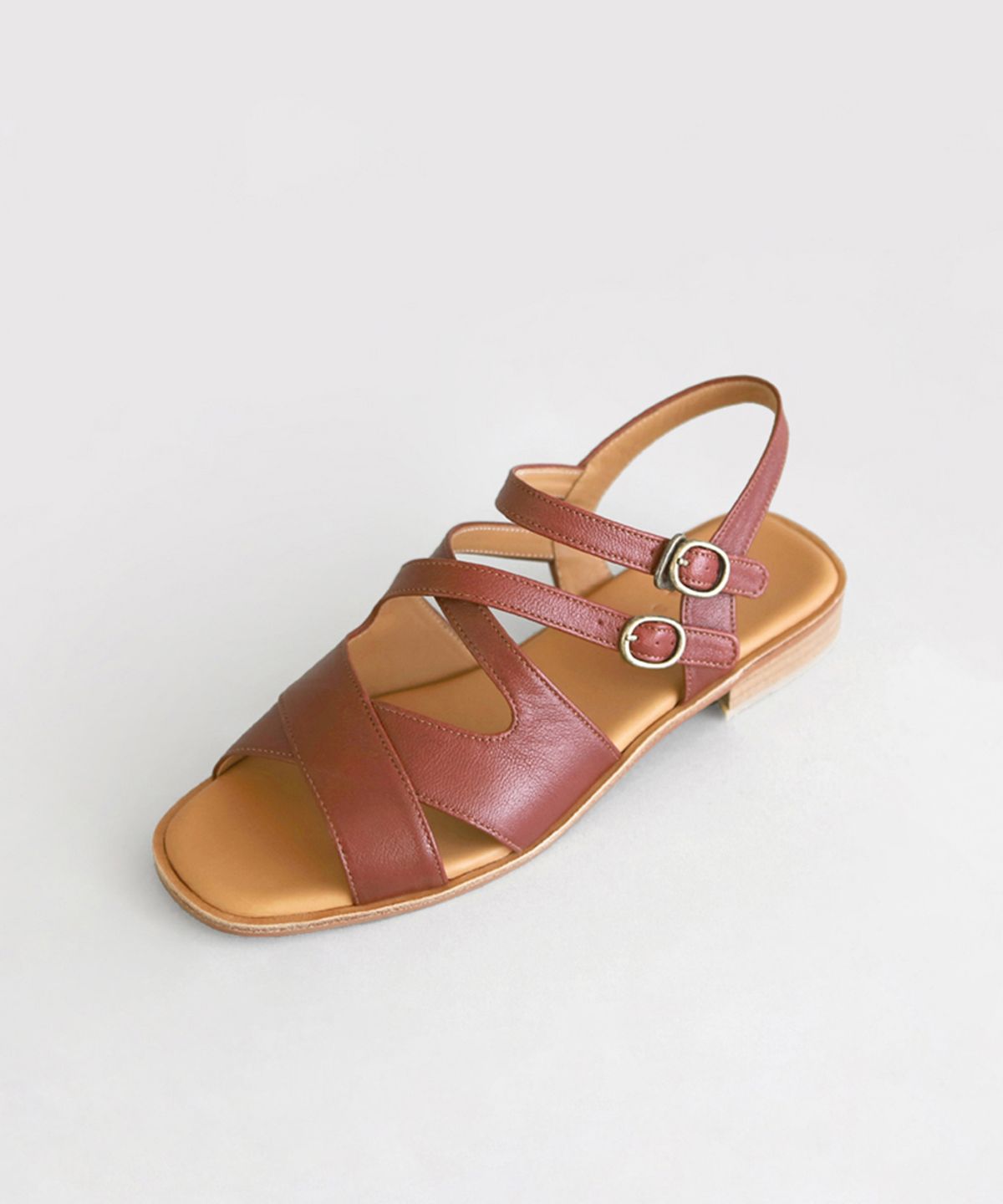 흰(HEENN) Leather Crossover Sandals . Maroon Red
