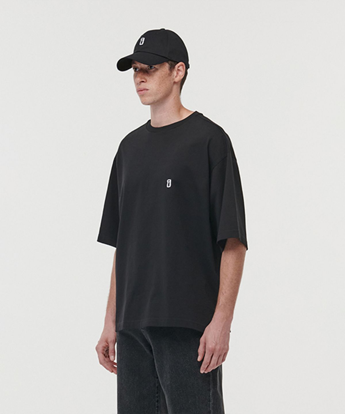 에러스익셉티드(ERRORS EXCEPTED) SS001 로고 반팔티 (Black)