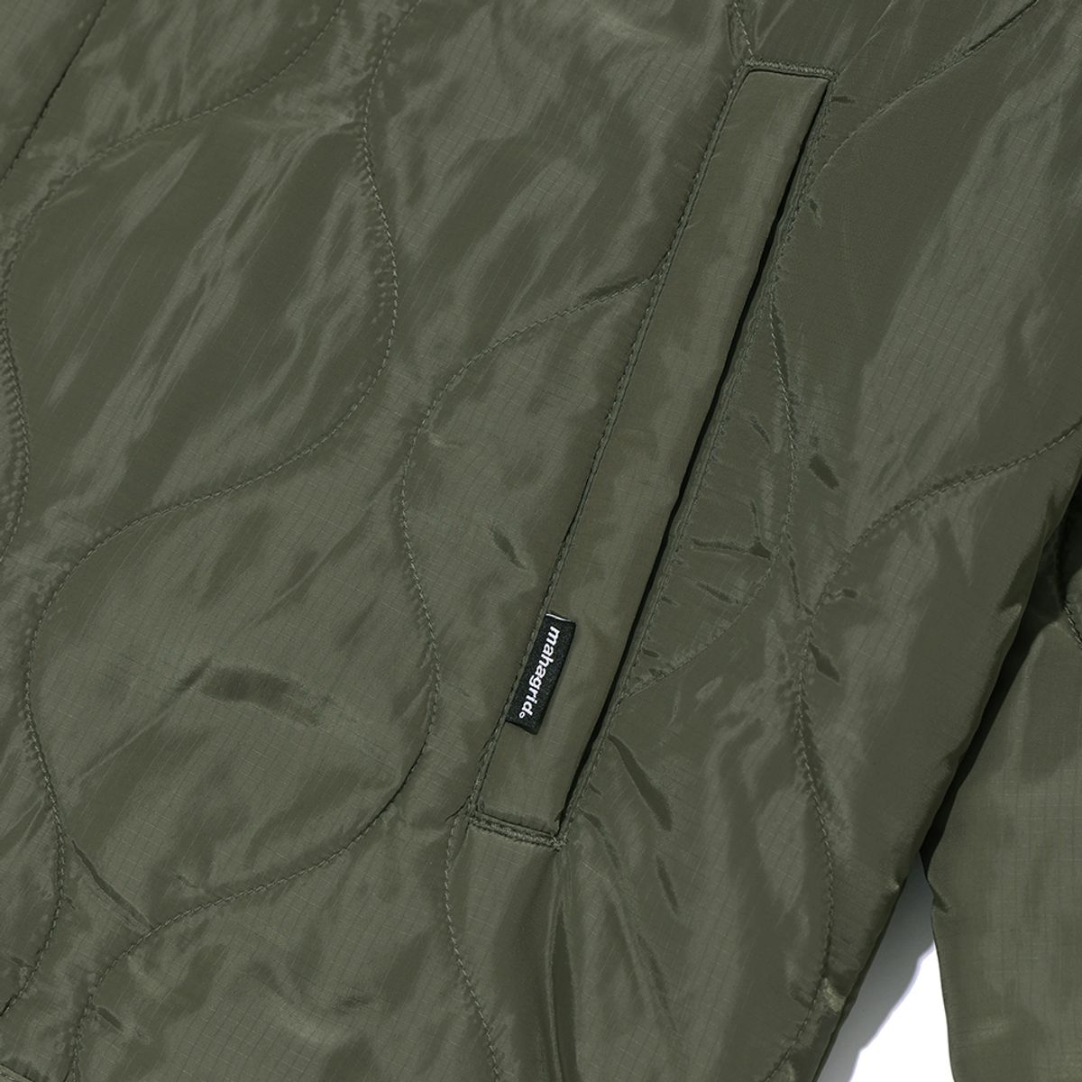 마하그리드(MAHAGRID) BASIC LOGO QUILTED JACKET KHAKI(MG2CWMB907A)
