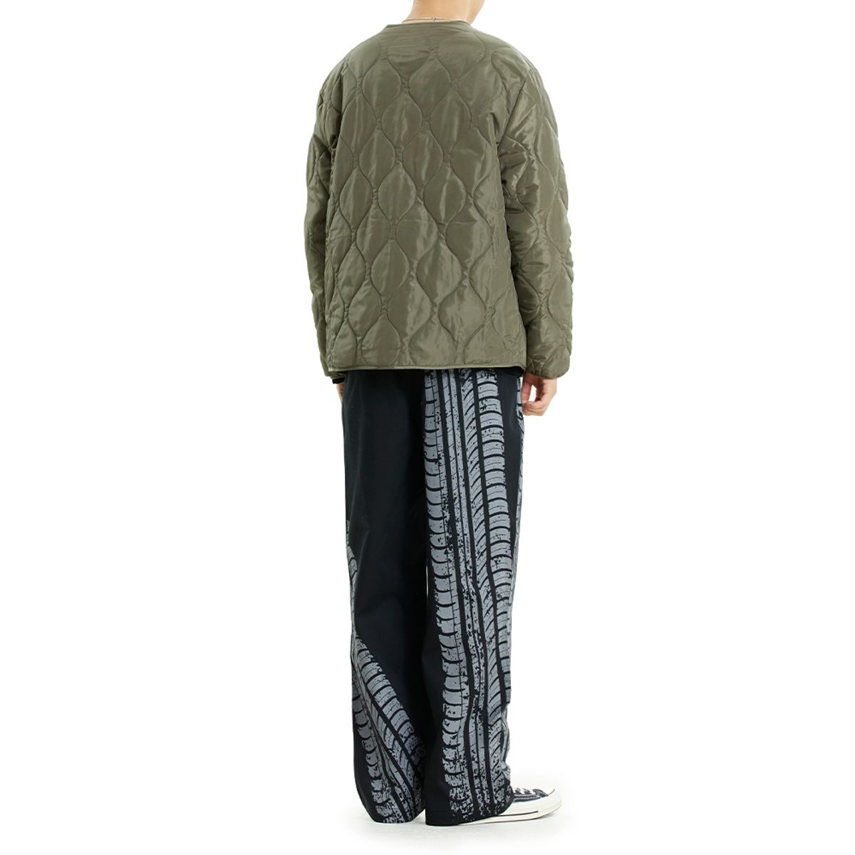 마하그리드(MAHAGRID) BASIC LOGO QUILTED JACKET KHAKI(MG2CWMB907A)