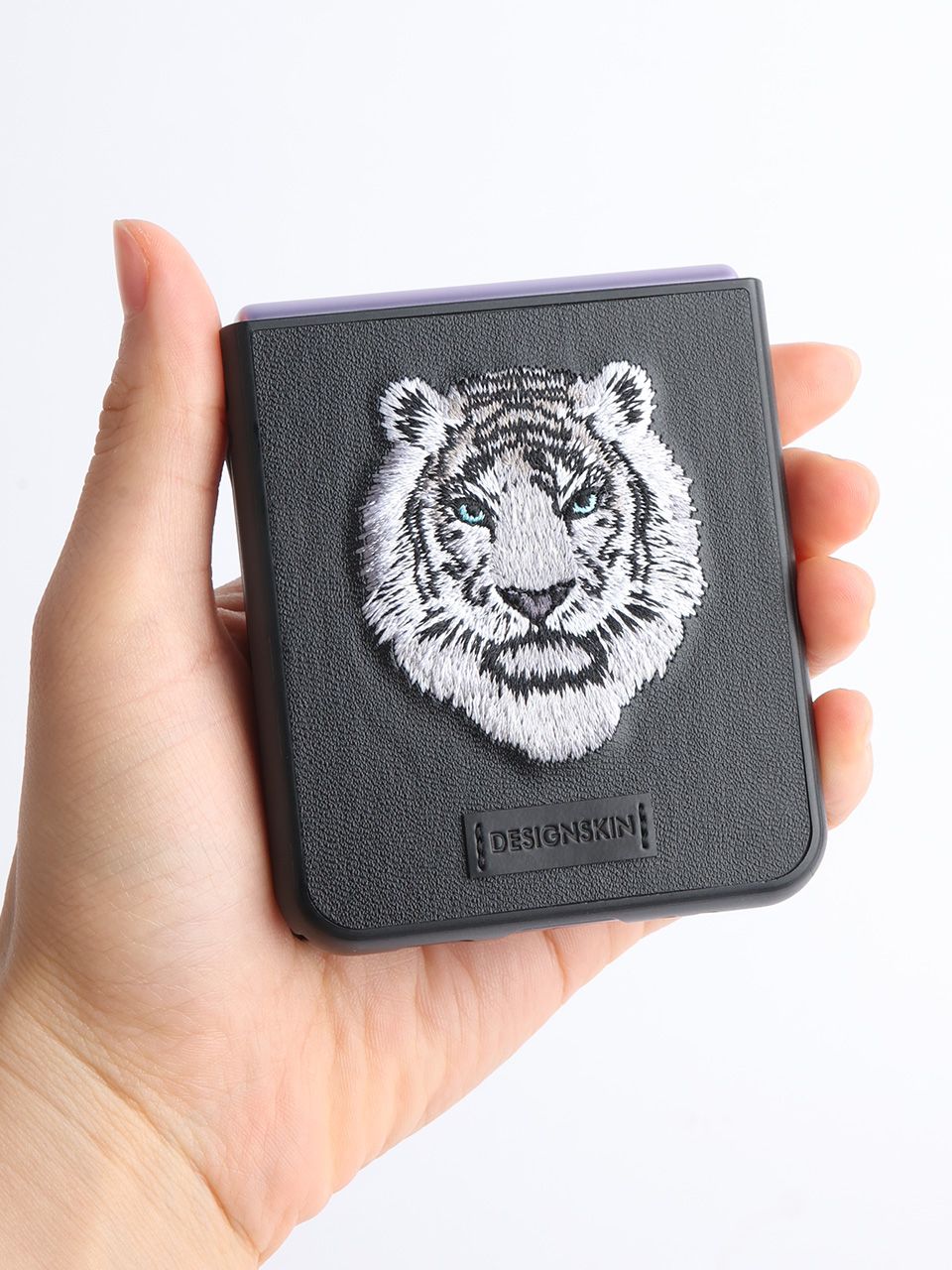 ★DESIGN SKIN★ Galaxy Z Flip 321 Premium Embroidered Beast MUSINSA | DESIGNSKIN Galaxy Z Flip 3/2/1 Premium Embroidered