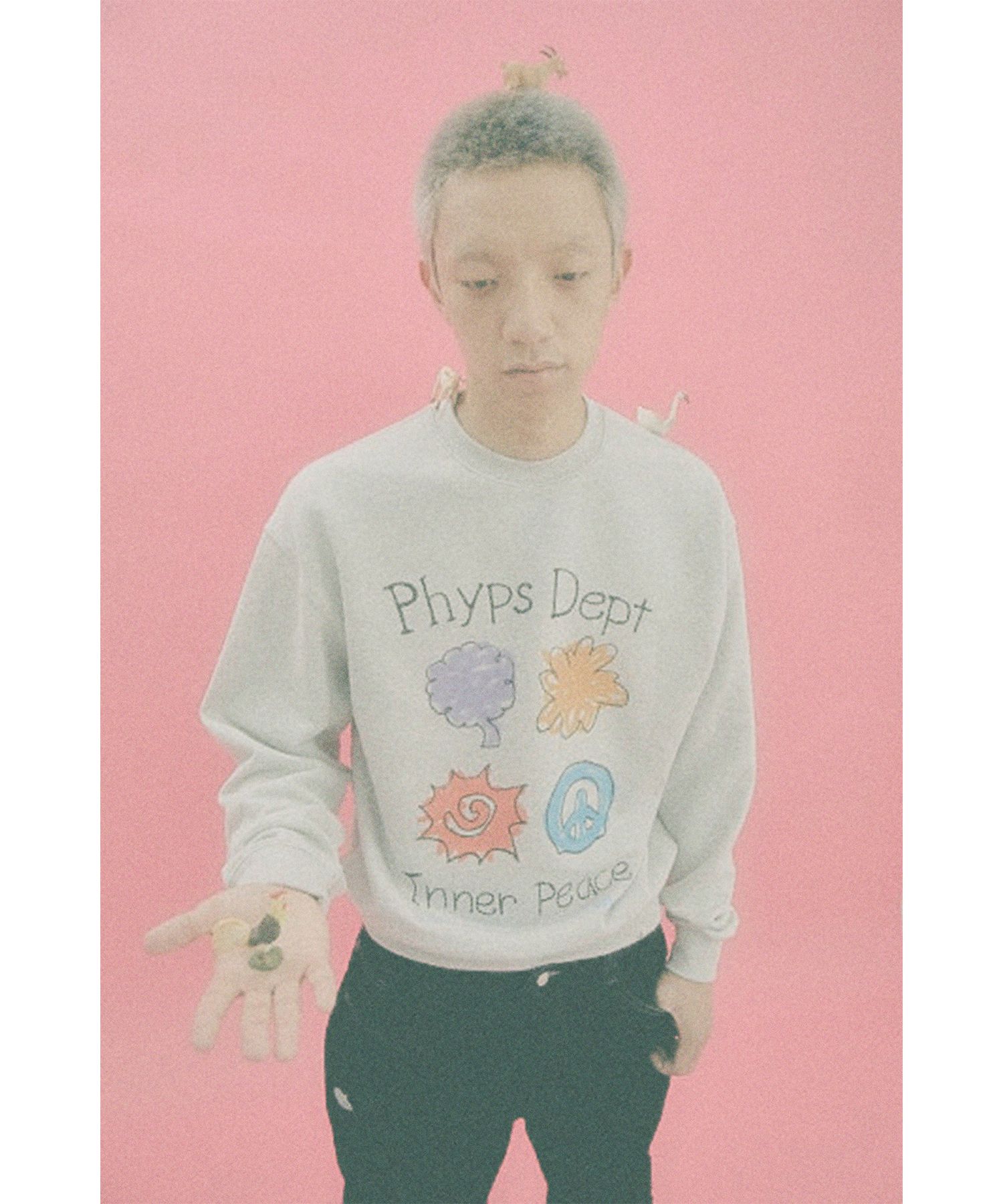 【PHYPS】CRAYON EMOJI CREW NECK■関税込■海外限定■男女共用 PHYPS】CRAYON EMOJI CREW NECK□関税込□海外限定□男女共用