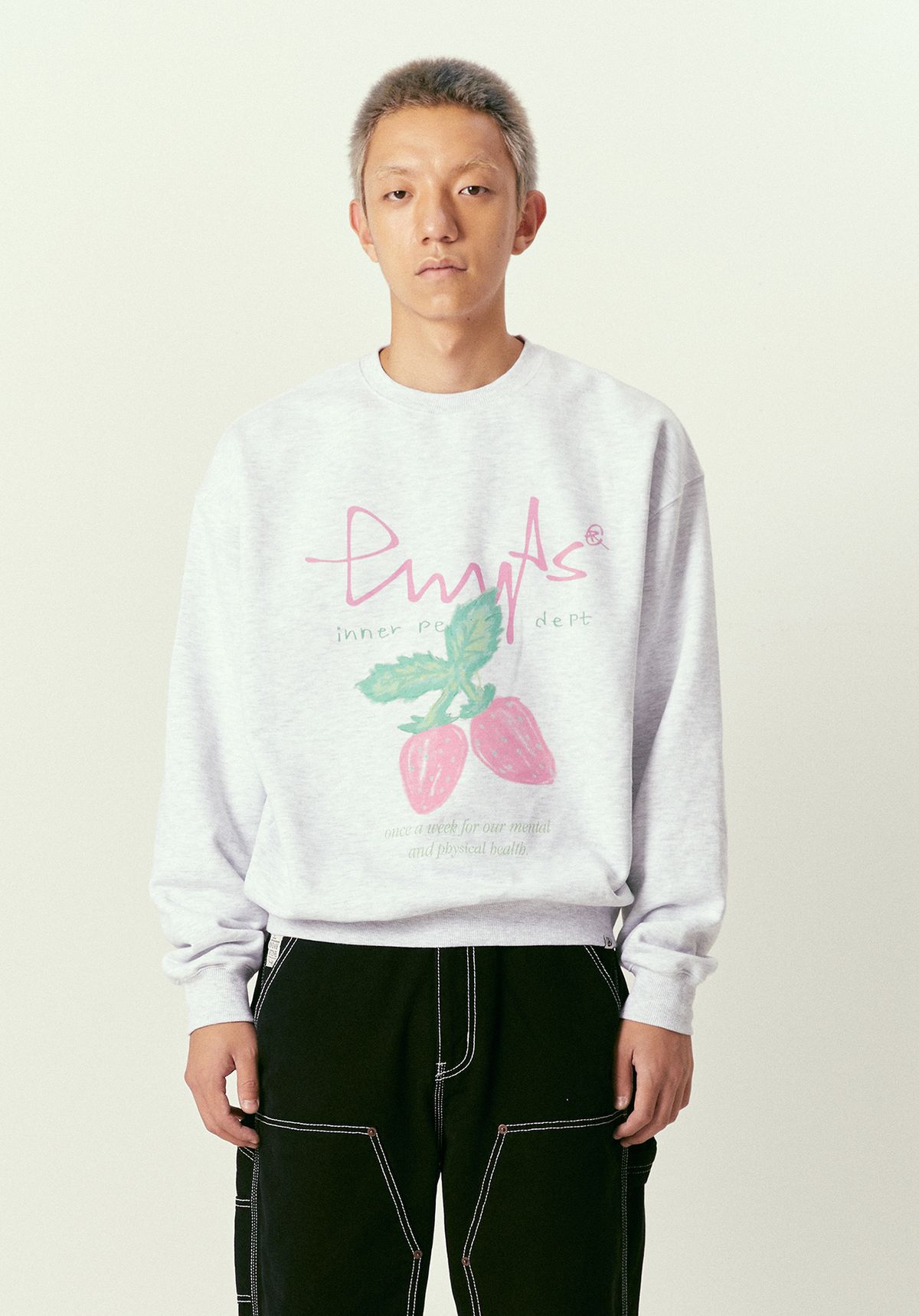 피지컬 디파트먼트(PHYSICAL DEPARTMENT) 스트로베리 스웨트셔츠_아이보리