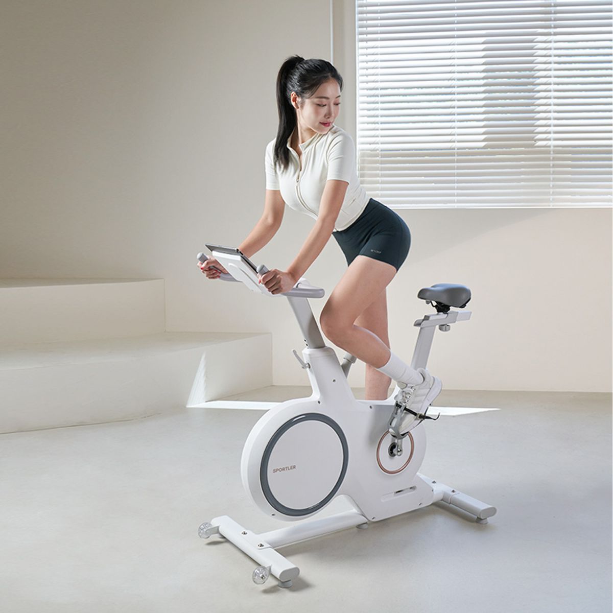 스포틀러(SPORTLER) 스핀바이크 오브제 BGB218 실내자전거