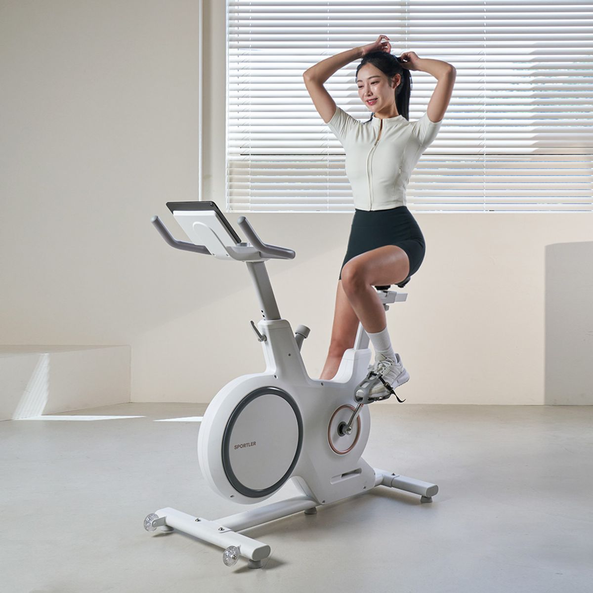 스포틀러(SPORTLER) 스핀바이크 오브제 BGB218 실내자전거