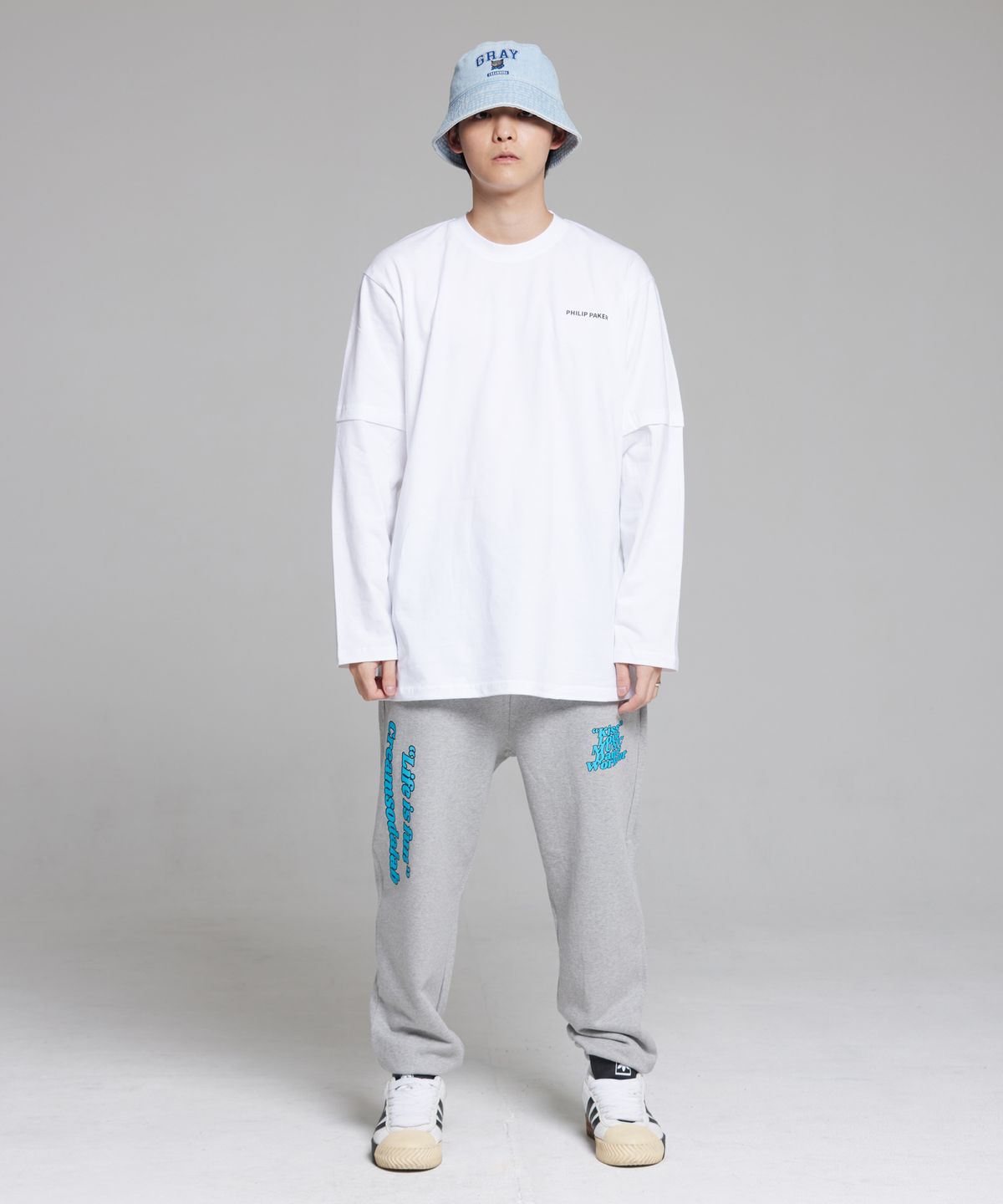 크림소다랩(CREAM SODA LAB) LAB 슬로건 조거 트레이닝 팬츠 그레이