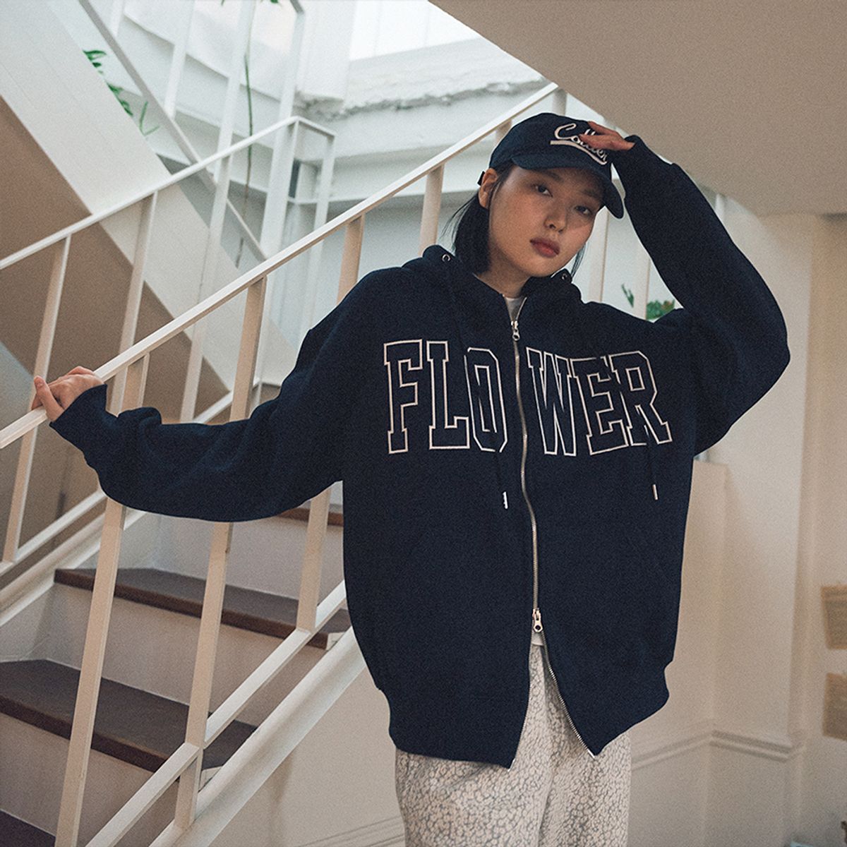 해비즘(HAVISM) FLOWER ZIP UP HOOD(NAVY)