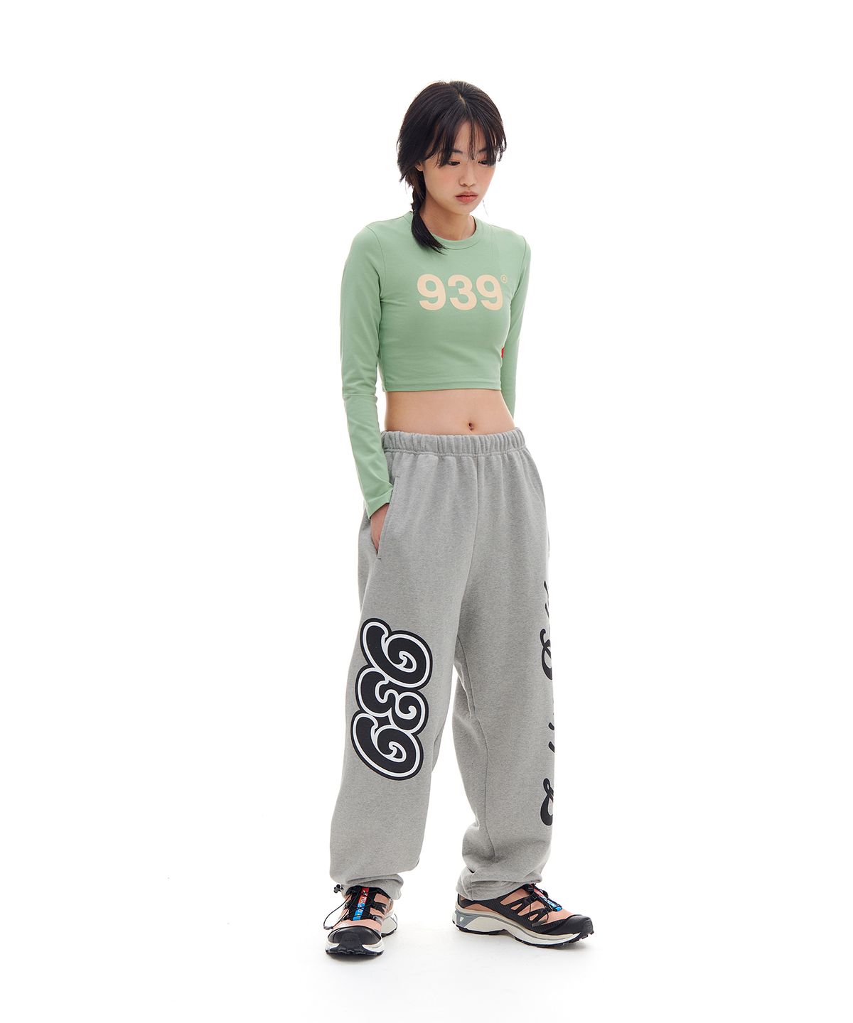 아카이브 볼드(ARCHIVE BOLD) 939 LOGO CROP LONG SLEEVE (PALE SAGE)