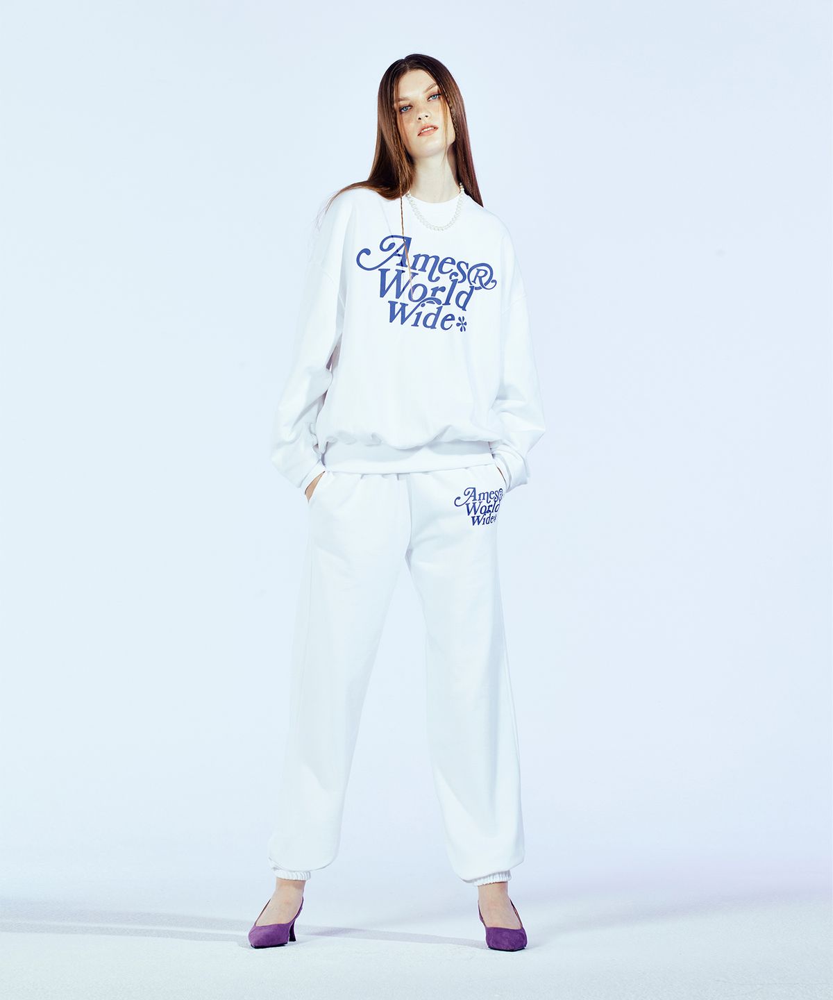 아메스 월드와이드(AMES-WORLDWIDE) SIGNATURE LOGO SWEATSHIRT WHITE (AM2CFUM440A)
